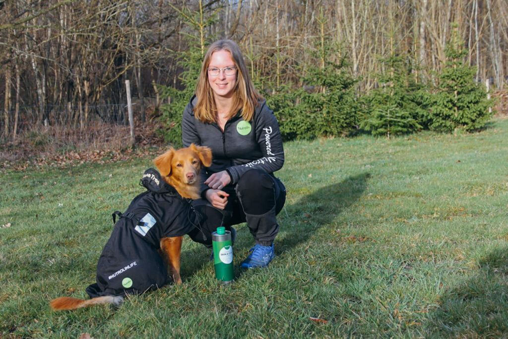 Hunden Allie får hjälp av Nutrolin® SKIN & COAT